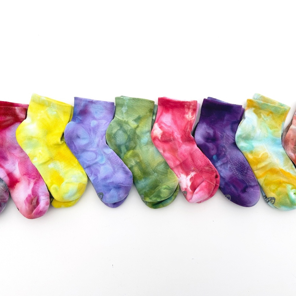 Ice Dye Citron Neon Yellow Ankle Socks, Mid Crew Tie Dye Lime Hand Dyed Socks - Picture 4 of 4